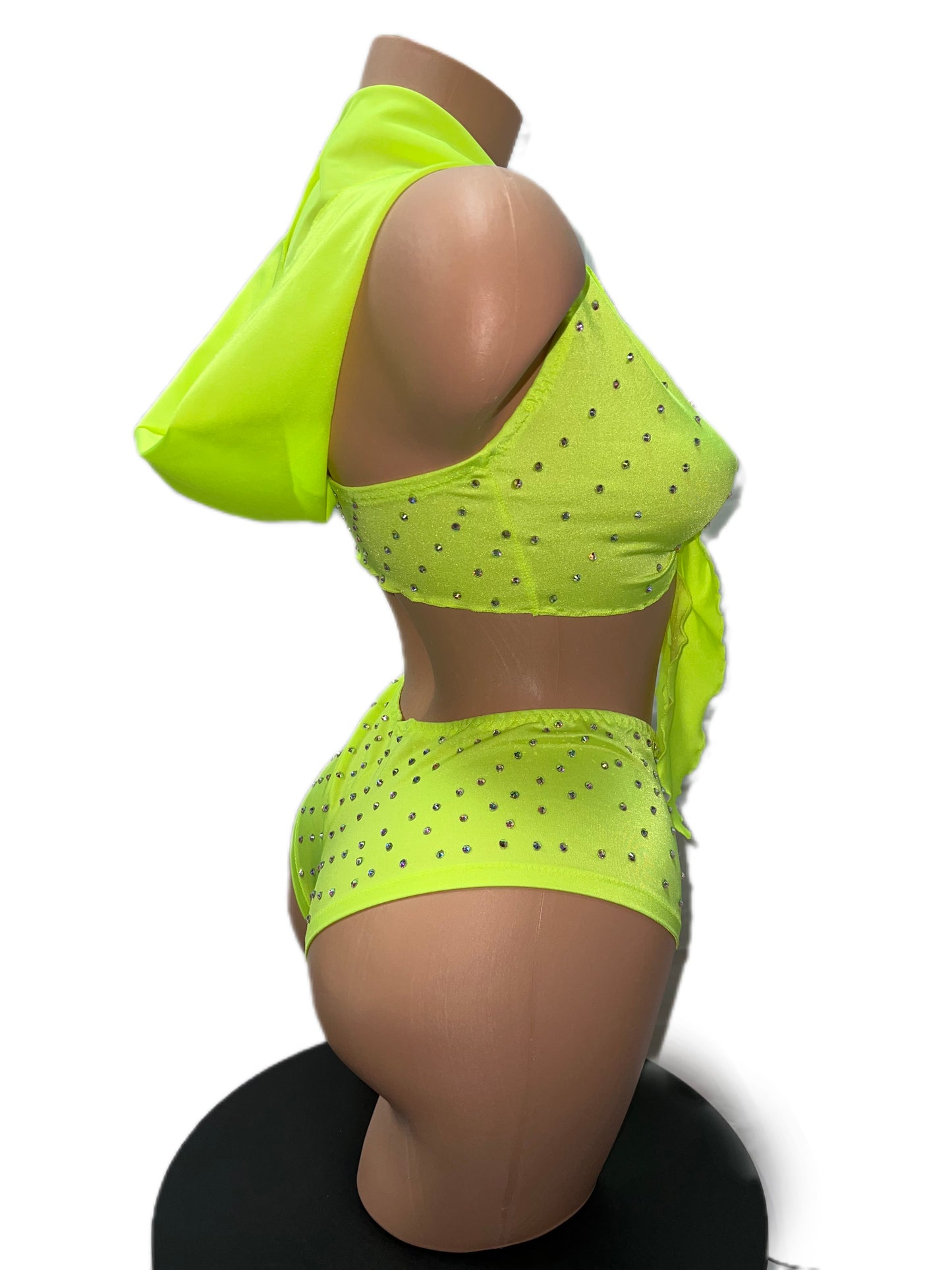 YELLOW HOODED BOOTY SHORT SET