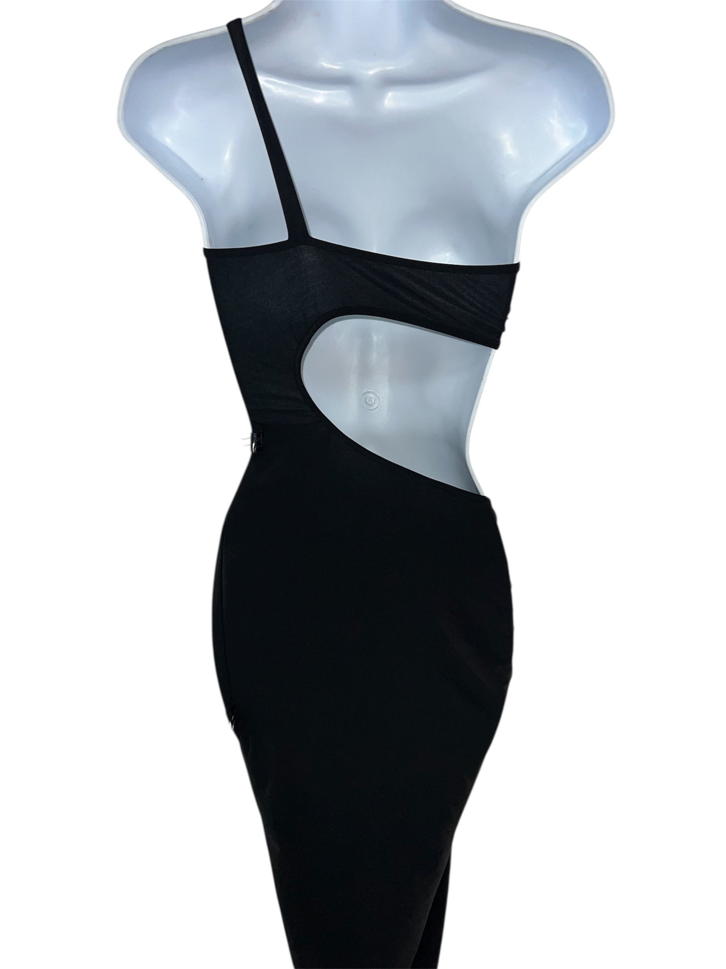 BLACK GOWN WITH CUT-OUT