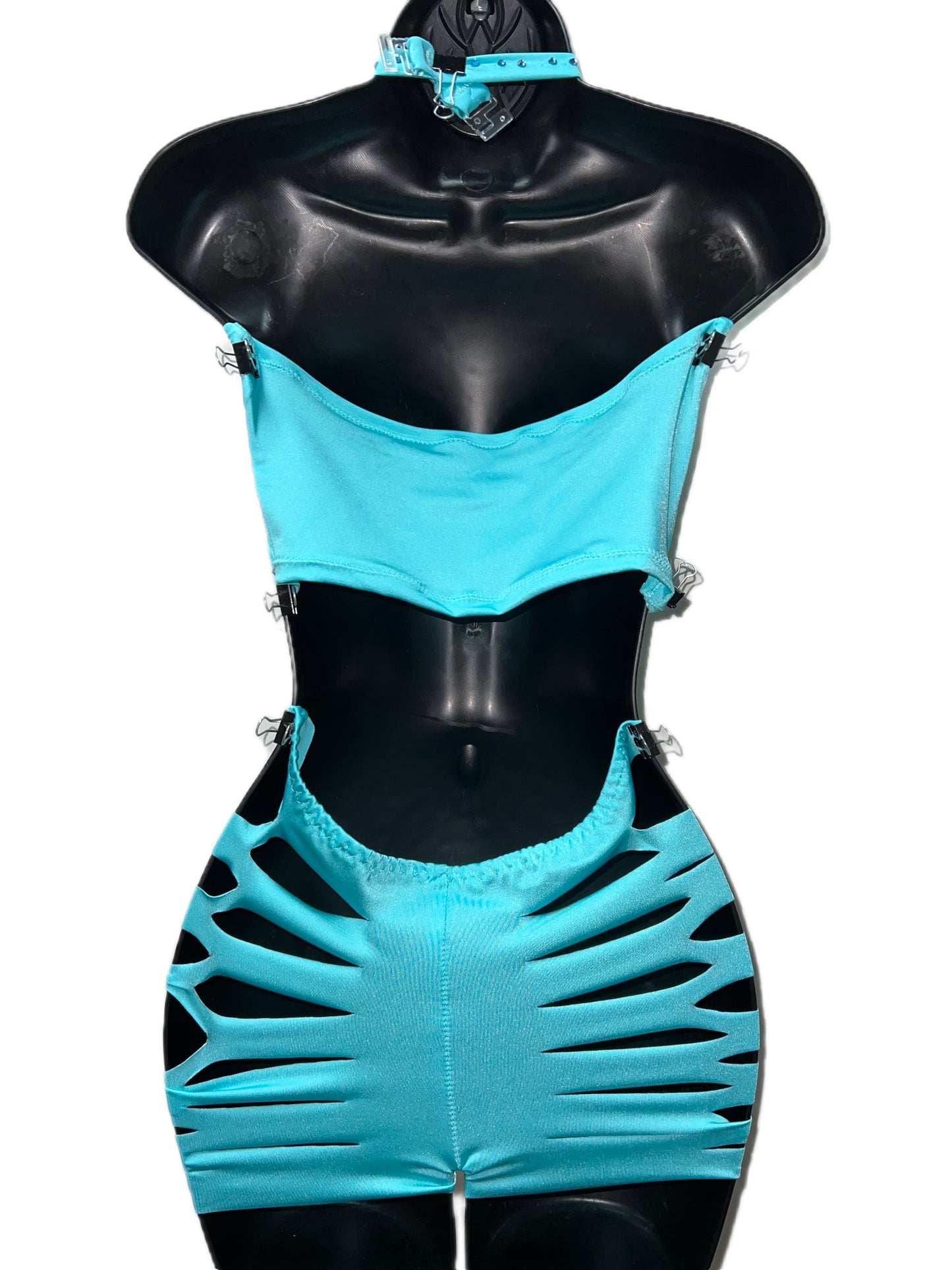 BLUE SHORTS SET WITH CHOKER