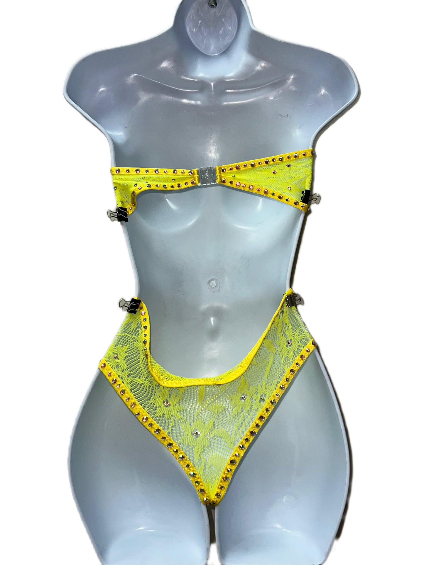 YELLOW LACE STRAPLESS TOO AND HIGH-WAIST BOTTOMS