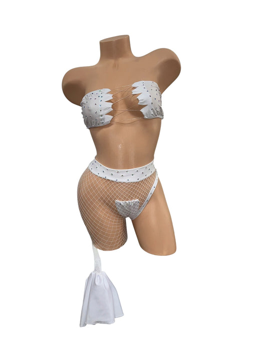 WHITE THREE PAIR