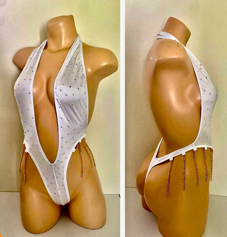WHITE BODYSUIT WITH GOLD CHAIN