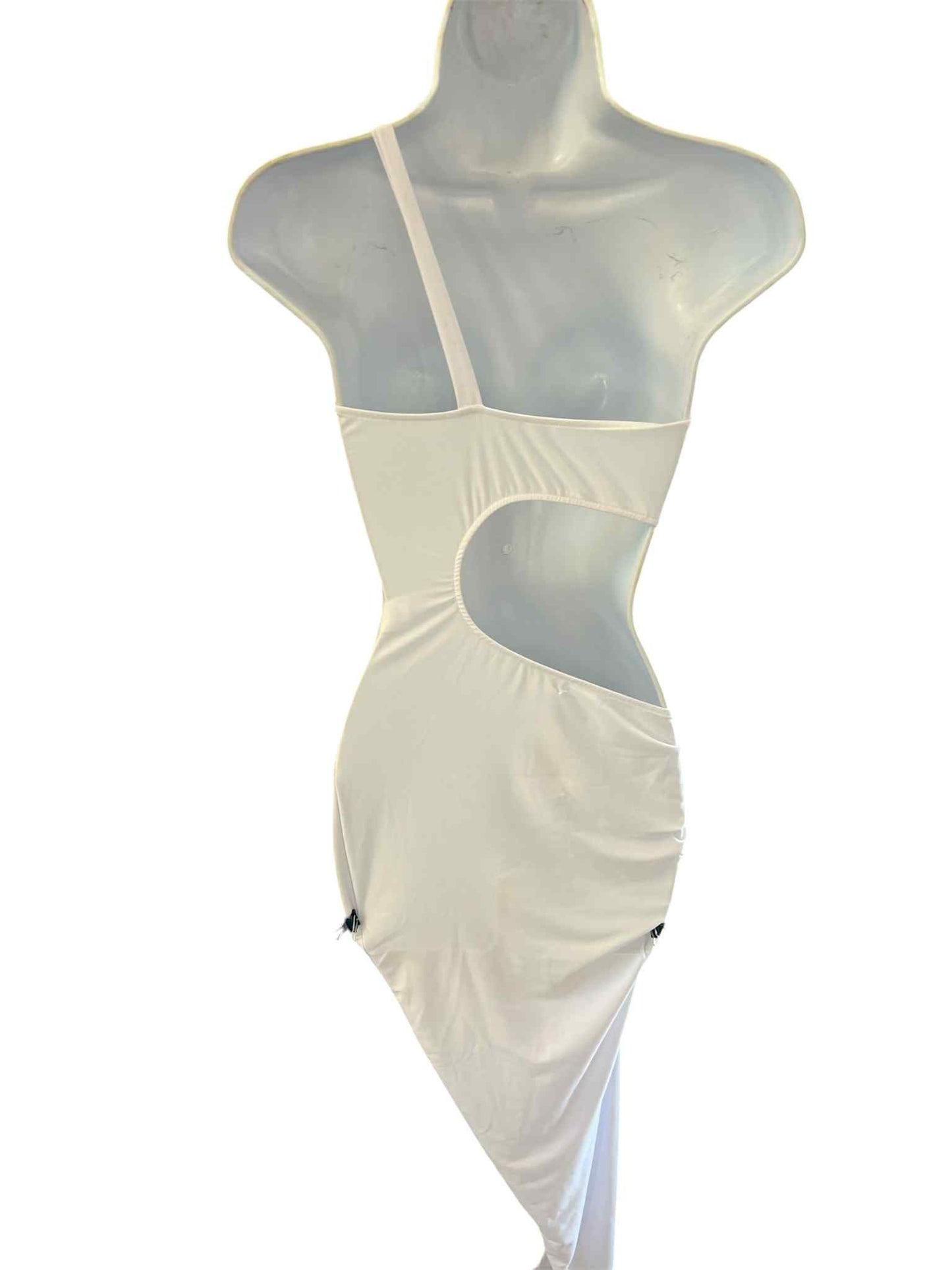 WHITE GOWN