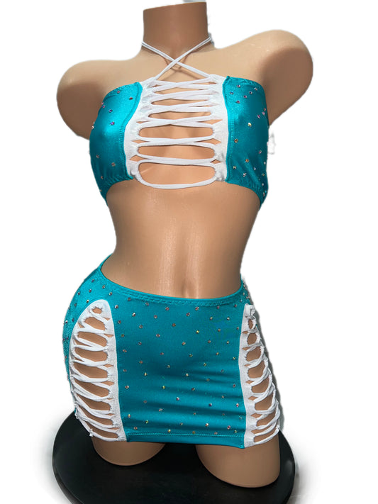 BLUE AND WHITE SKIRT SET