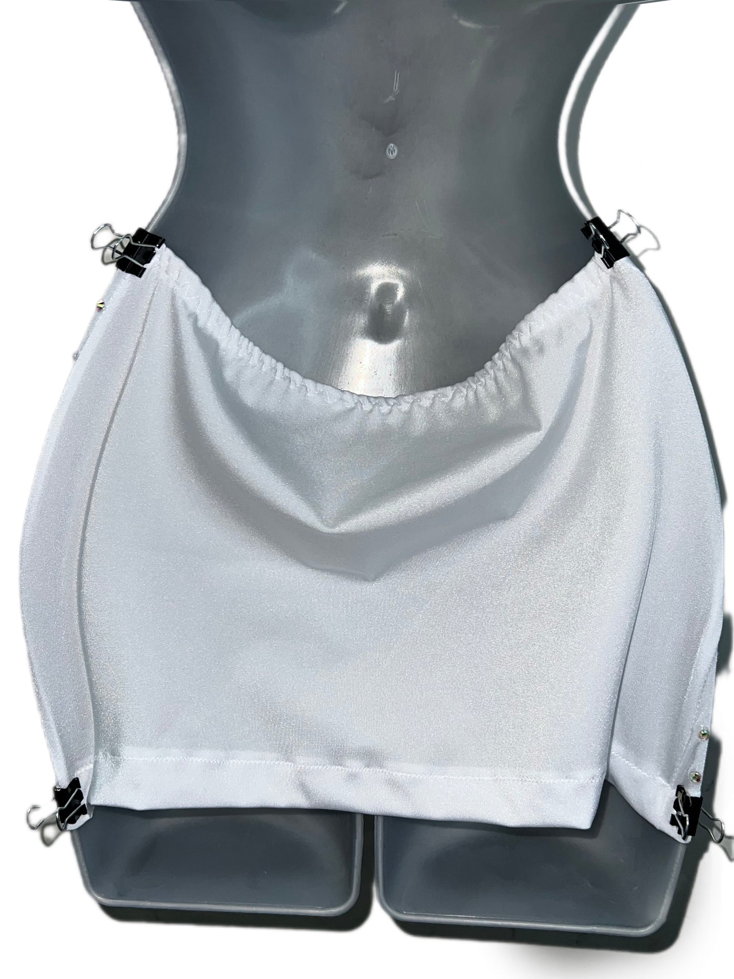 WHITE SKIRT WITH RHINESTONES