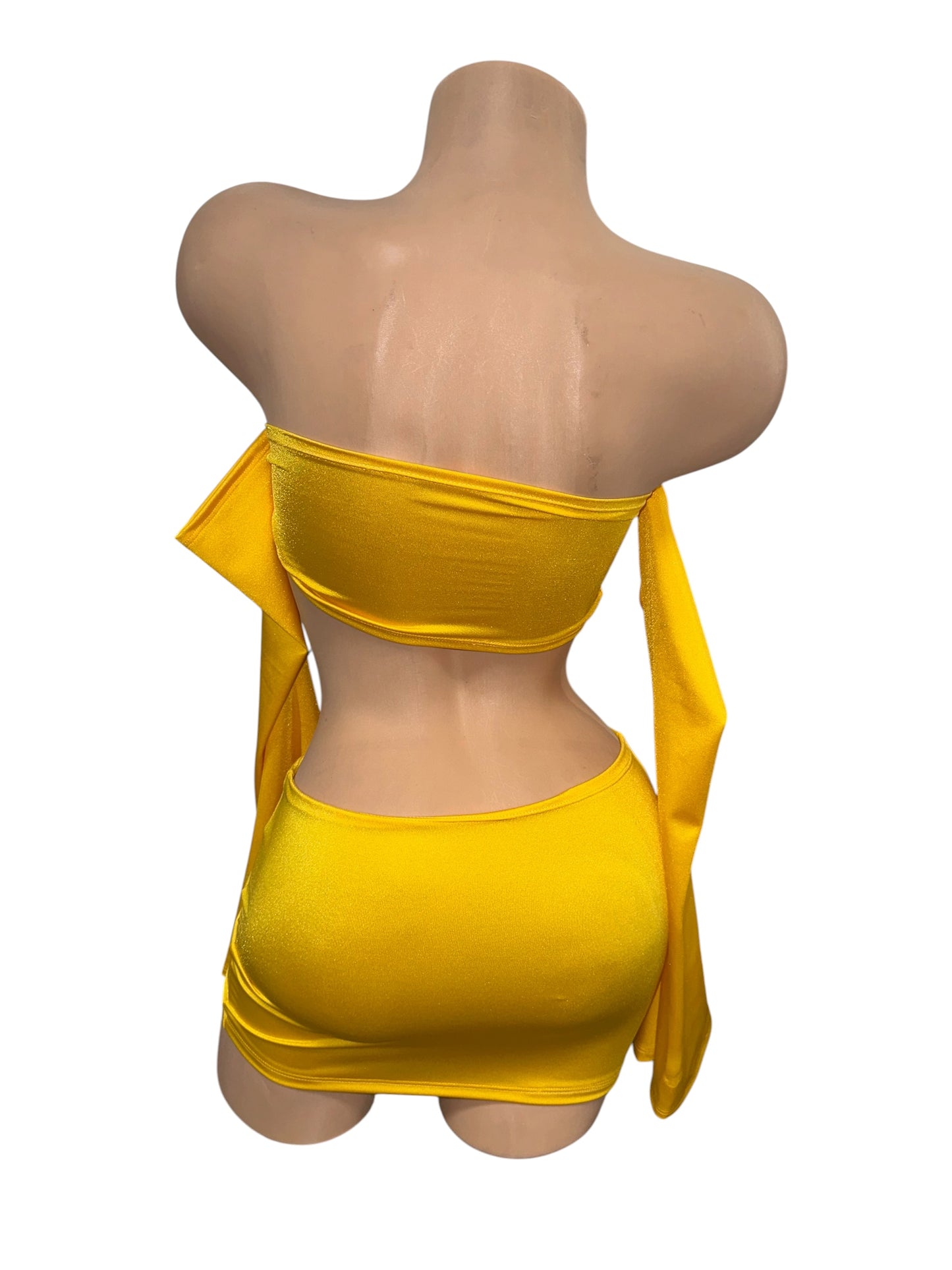 YELLOW TWO PIECE SKIRT SET WITH OFF THE SHOULDER SLEEVES