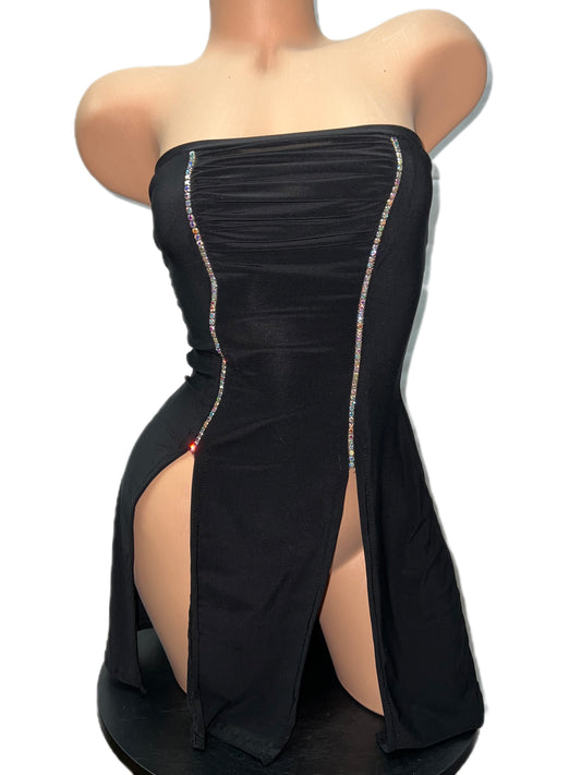 BLACK STRAPLESS DRESS WITH SLITS