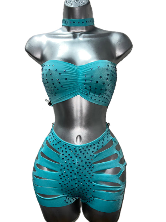 BLUE SHORTS SET WITH CHOKER