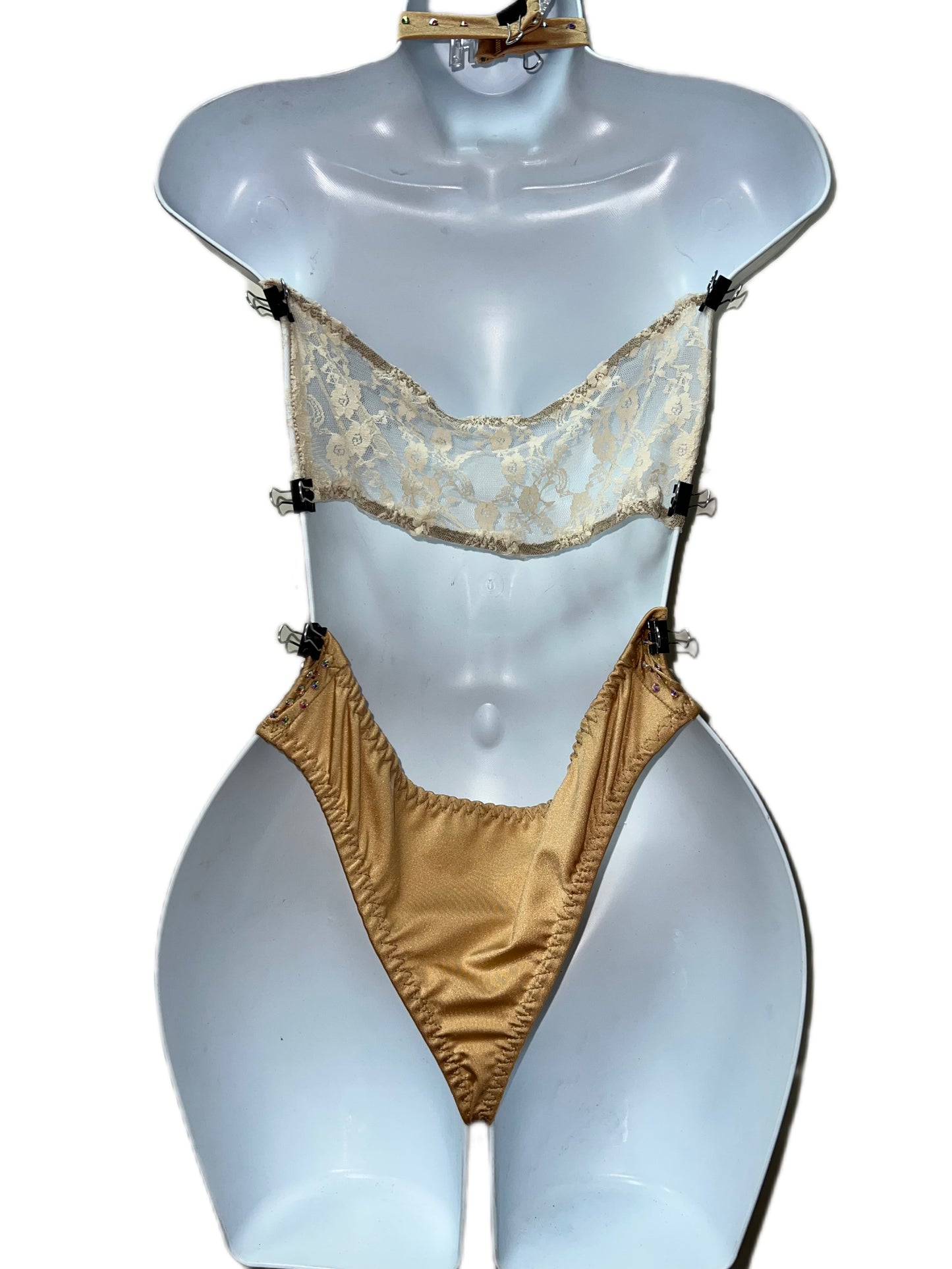 TWO PIECE HIGH-WAIST WITH CHOKER