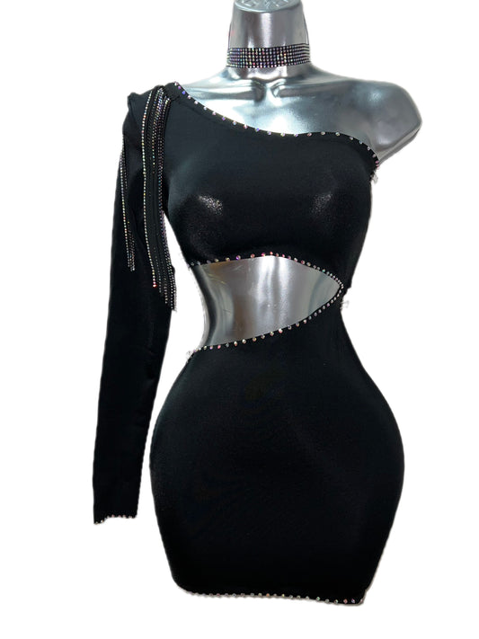 BLACK ONE SLEEVE DRESS