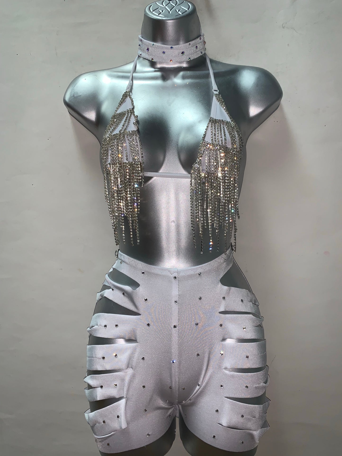 TWO PIECE WHITE FRINGE SHORTS