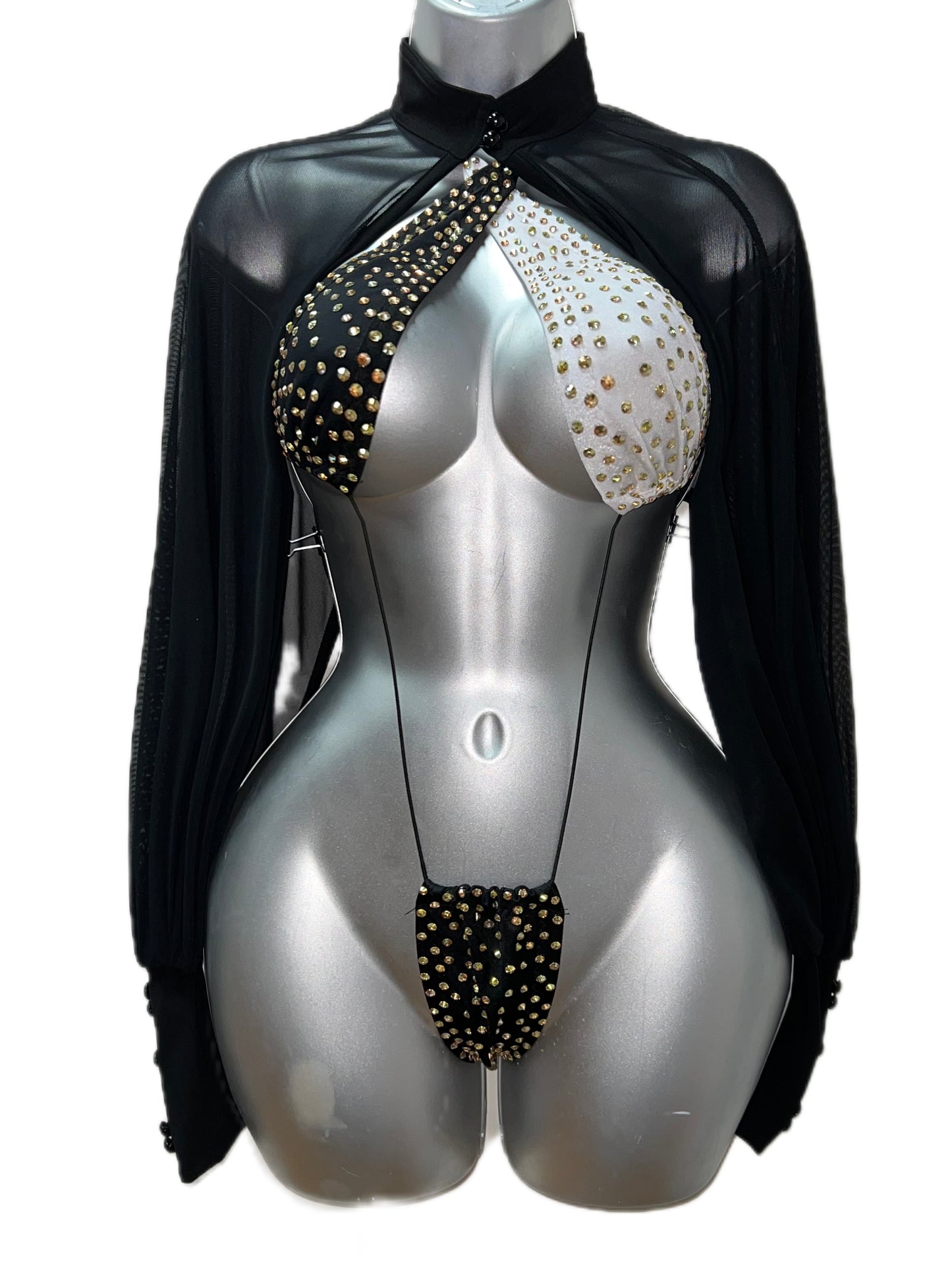 BLACK AND WHITE THONG SET WITH SLEEVES