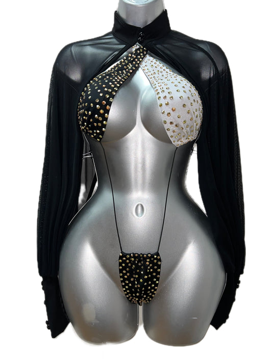 BLACK AND WHITE THONG SET WITH SLEEVES