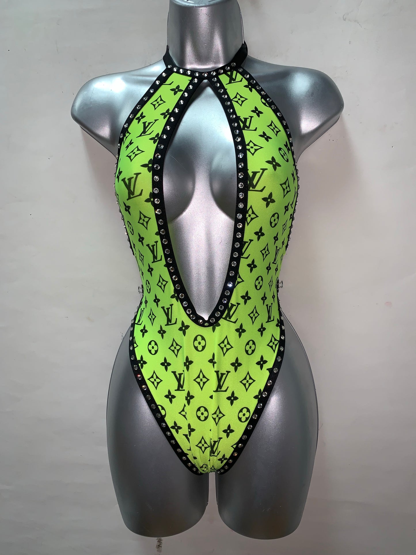 ONE PIECE DESIGNER