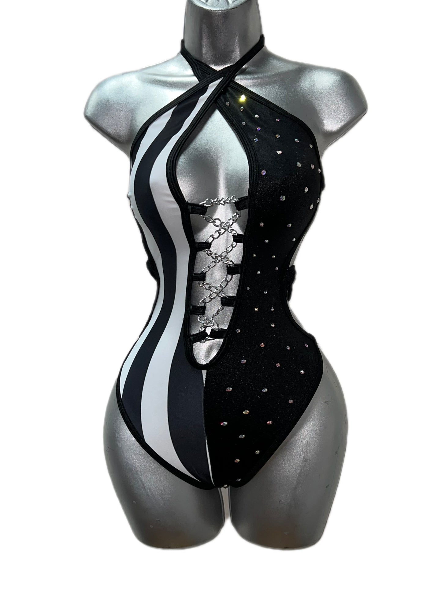 BLACK AND WHITE BODYSUIT