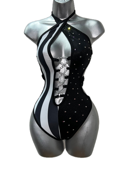 BLACK AND WHITE BODYSUIT
