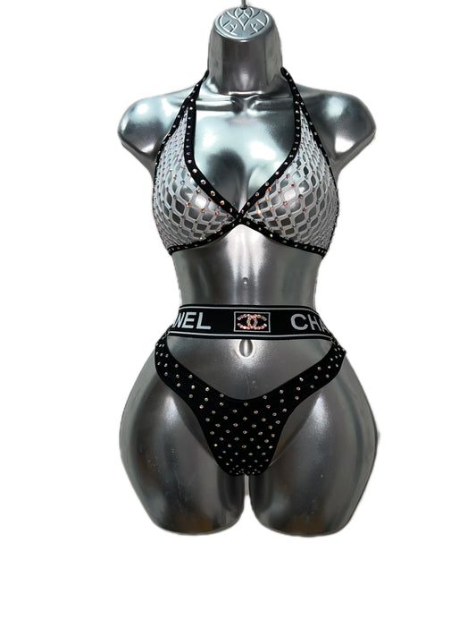 WHITE AND BLACK TWO PIECE SET