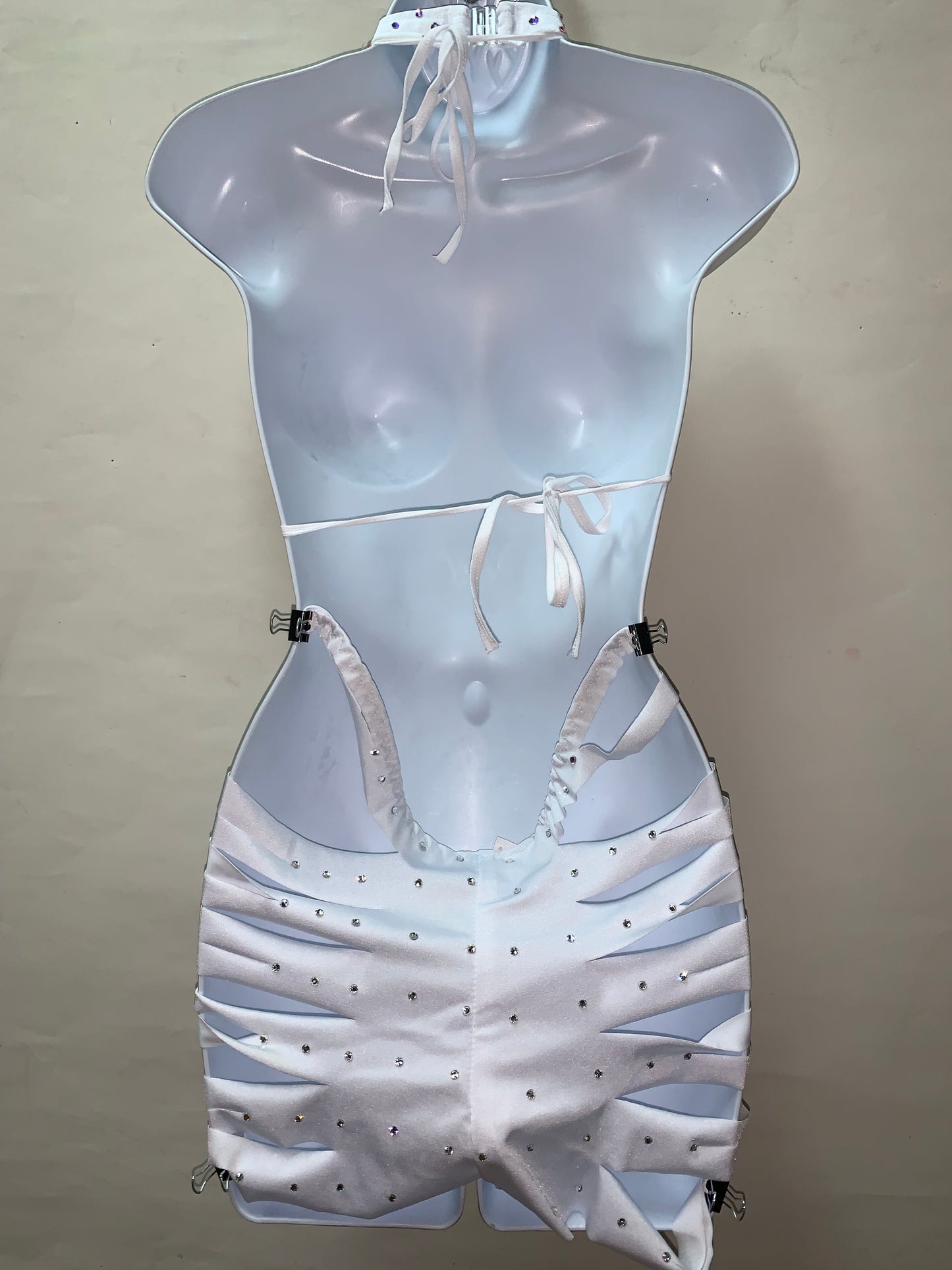 TWO PIECE WHITE FRINGE SHORTS