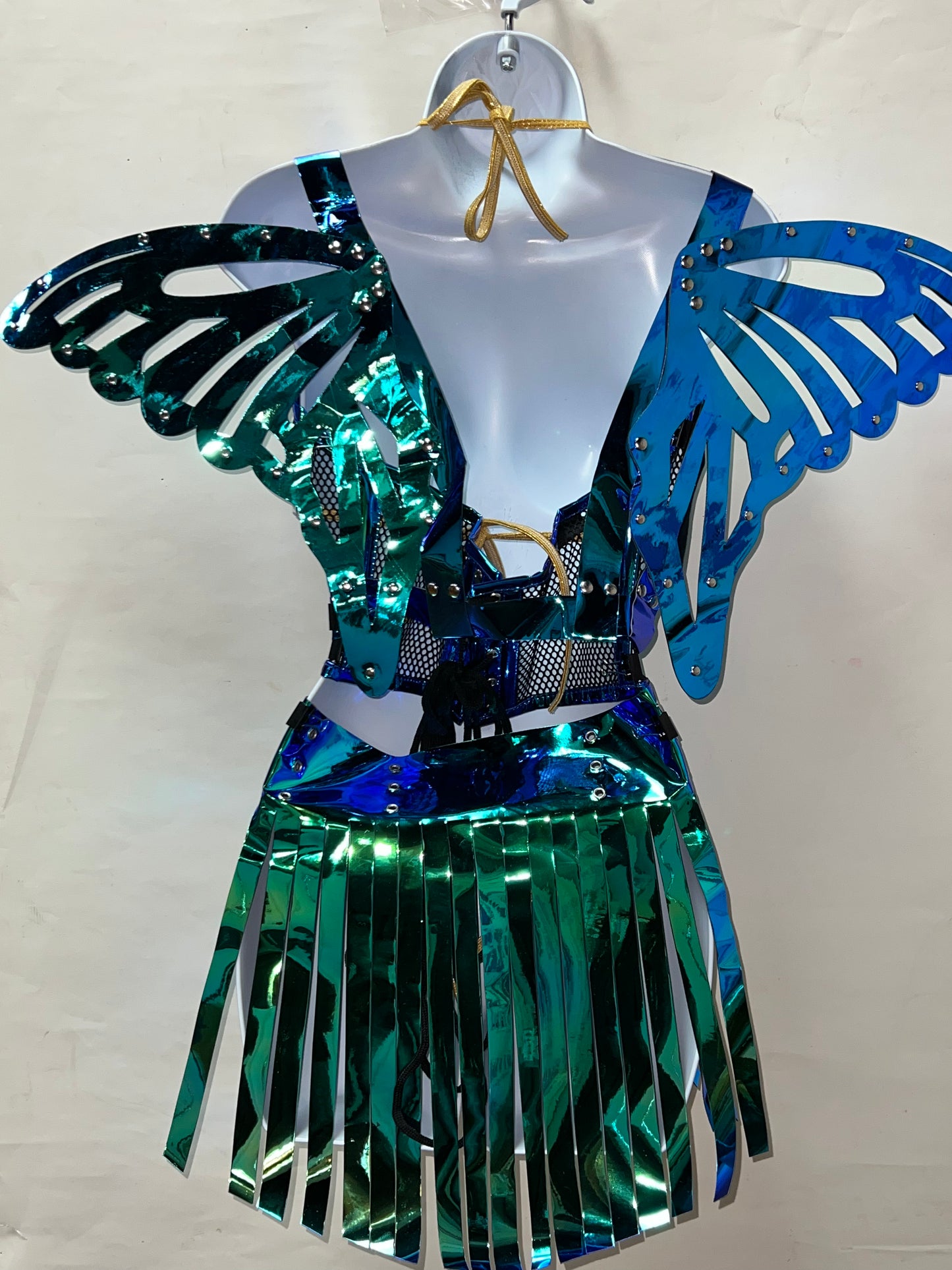 Four Piece Winged Set