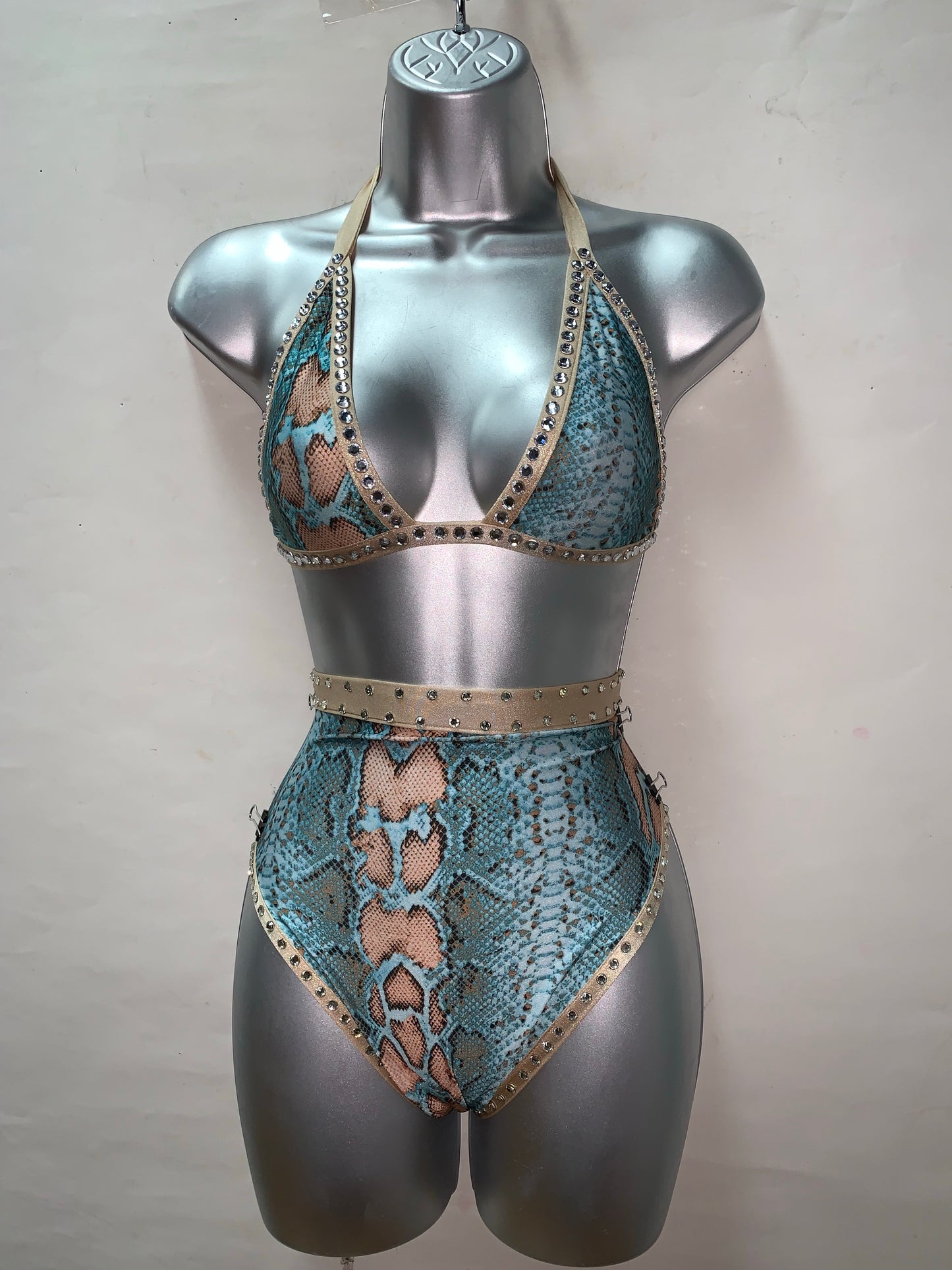 TWO PIECE HIGH WAIST SET