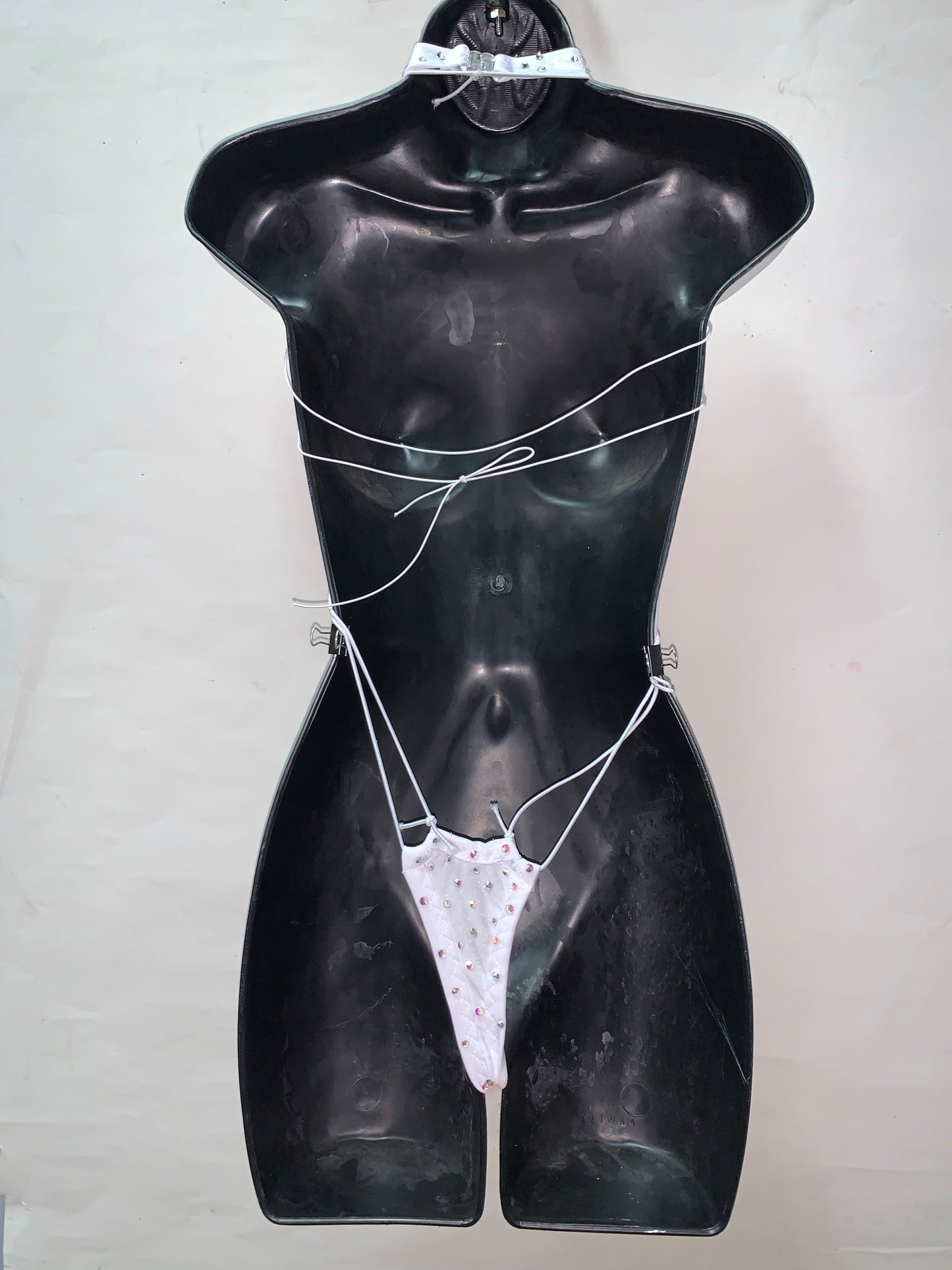 WHITE ONE PIECE WITH CHOKER