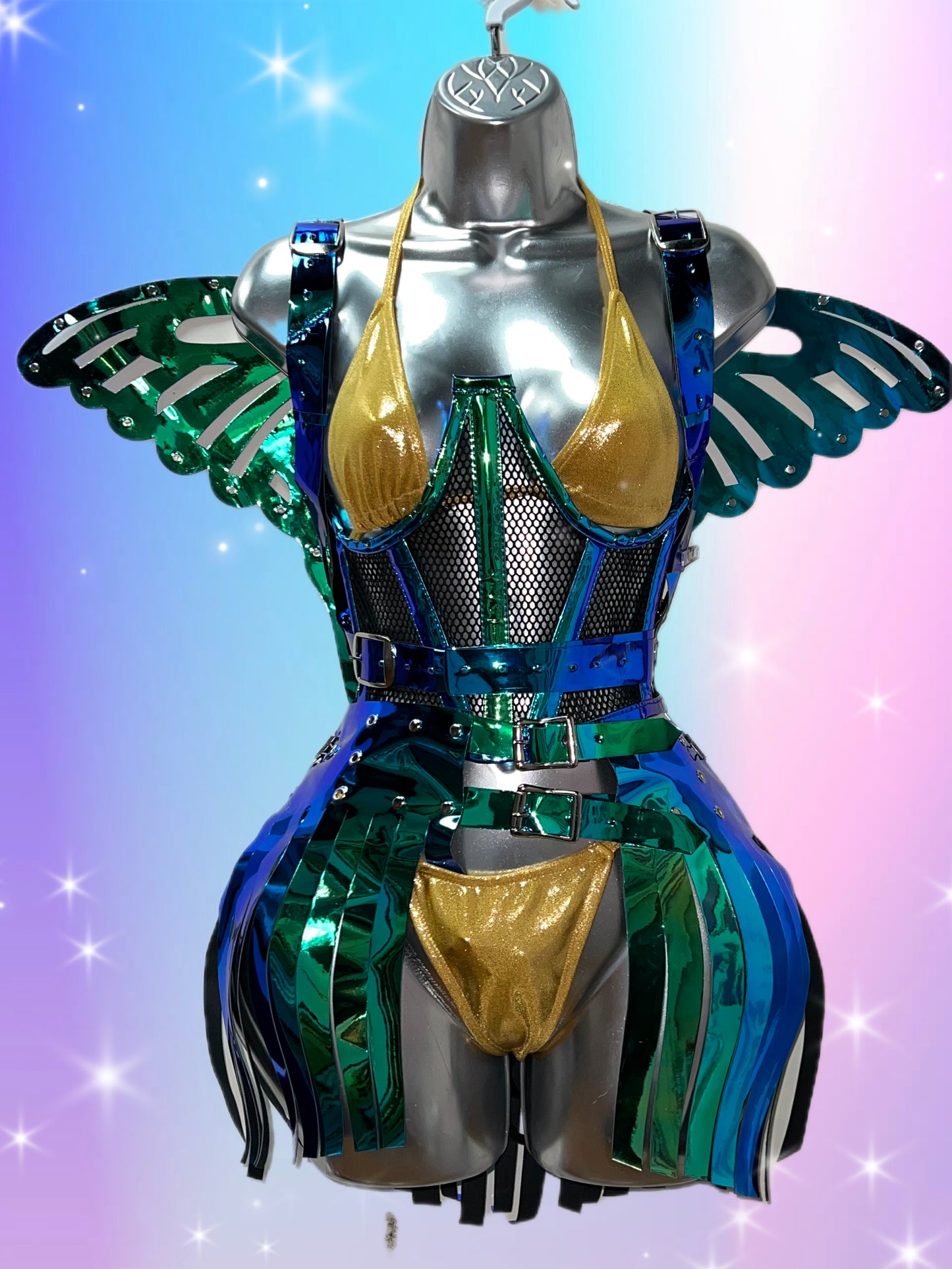 Four Piece Winged Set